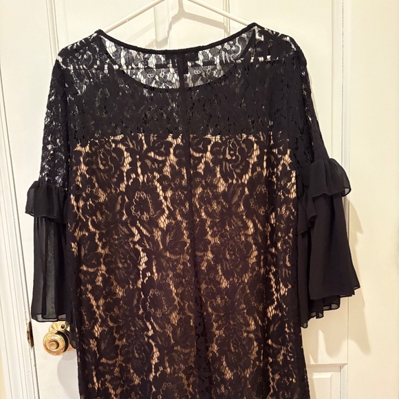 Karen Kane Black Dress size XL like new. Lacey overlay look and fabulous sleeves - Picture 1 of 6